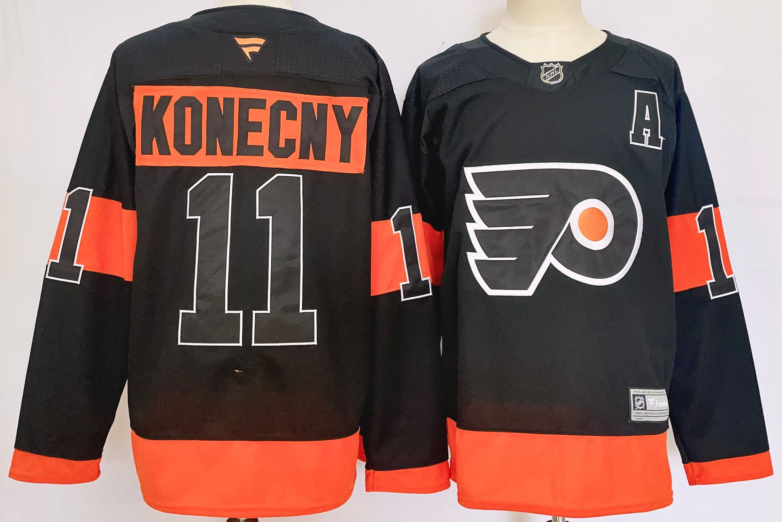 Men Philadelphia Flyers #11 Konecny Black 2025 Home Premier Player NHL Jersey->philadelphia flyers->NHL Jersey
